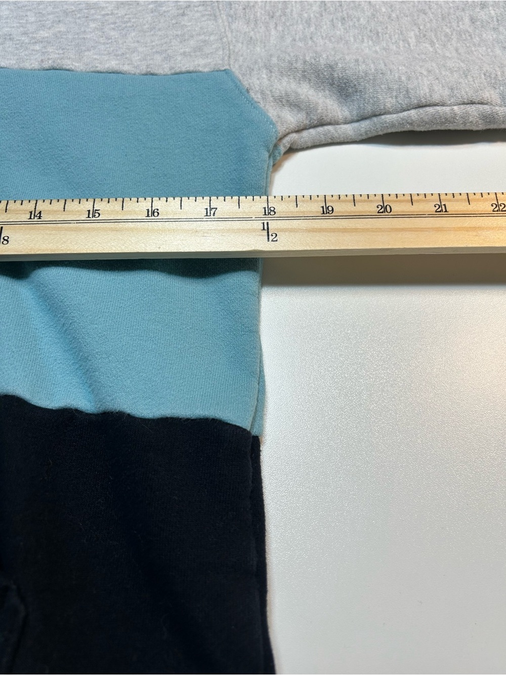Aritzia Tna Colorblock Hoodie Grey Blue Black Pullover Kangaroo Pocket - Picture 5 of 6